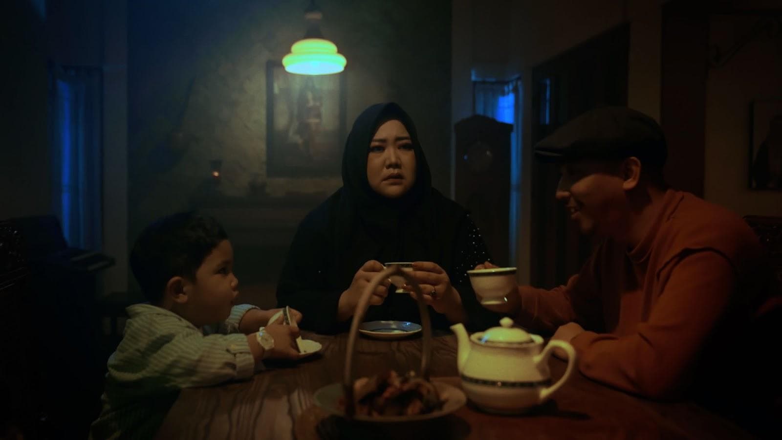 Soundtrack Jurnal Risa Series: Risa Saraswati Libatkan Keluarga untuk MV