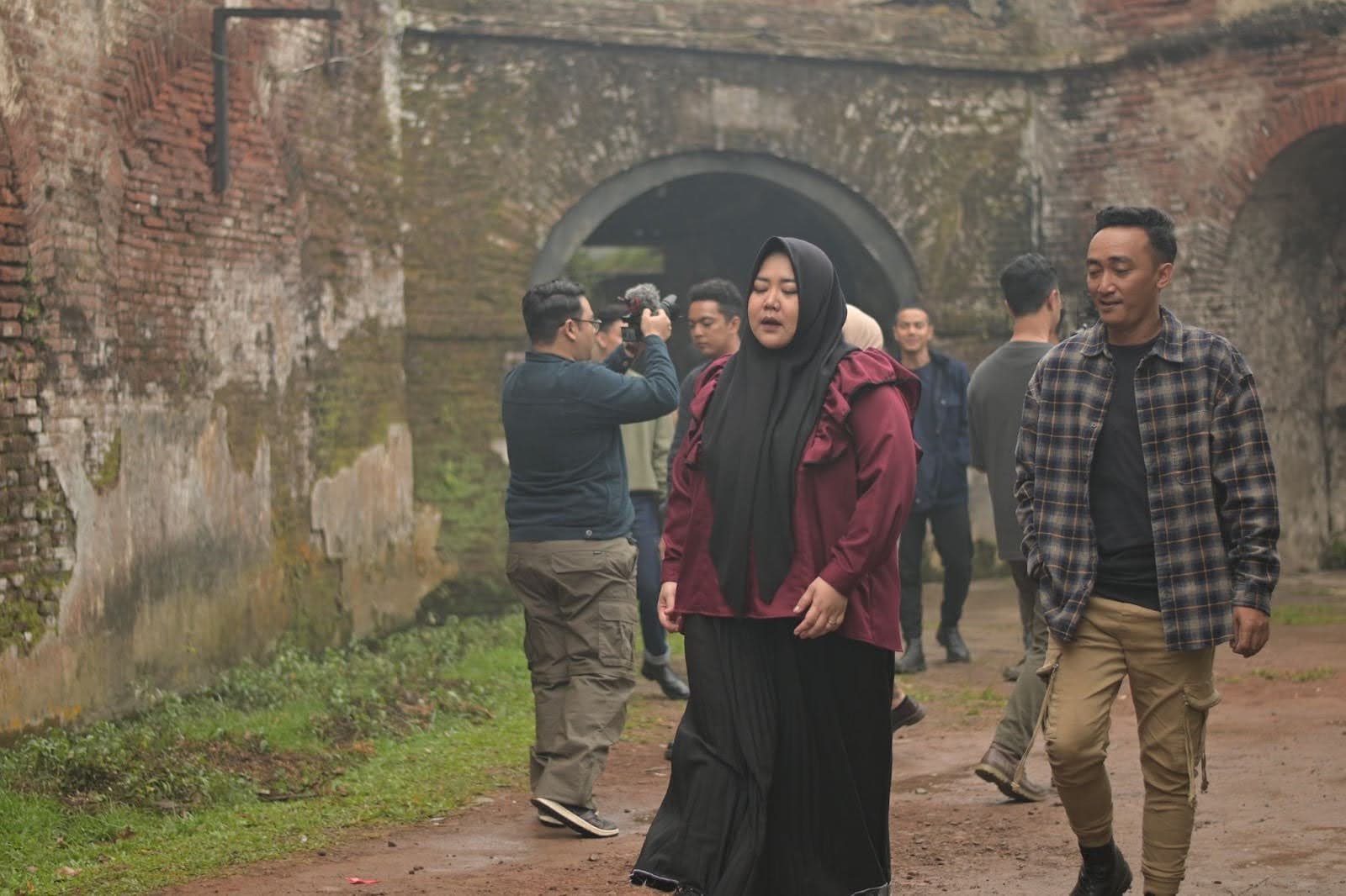 A Ghost in Jurnal Risa Film: Samex Was Present While Reading!