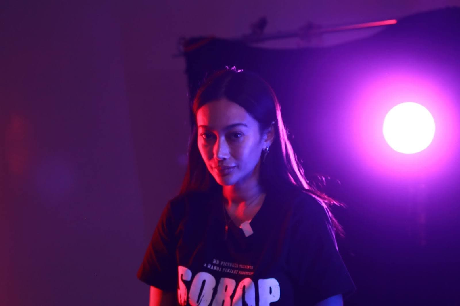 Profile of Ratu Felisha, Queen of Horror, Stars in the Film “Sorop”