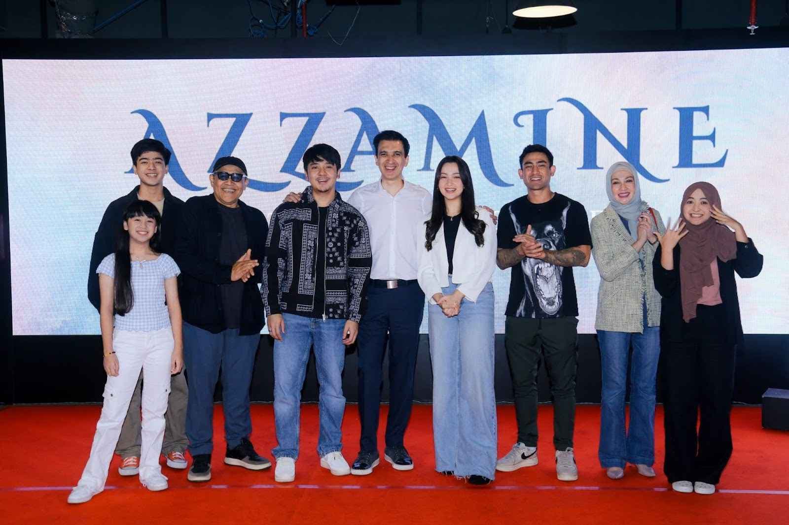 Azzamine: Kisah Cinta Azzam dan Jasmine yang Bertolak Belakang