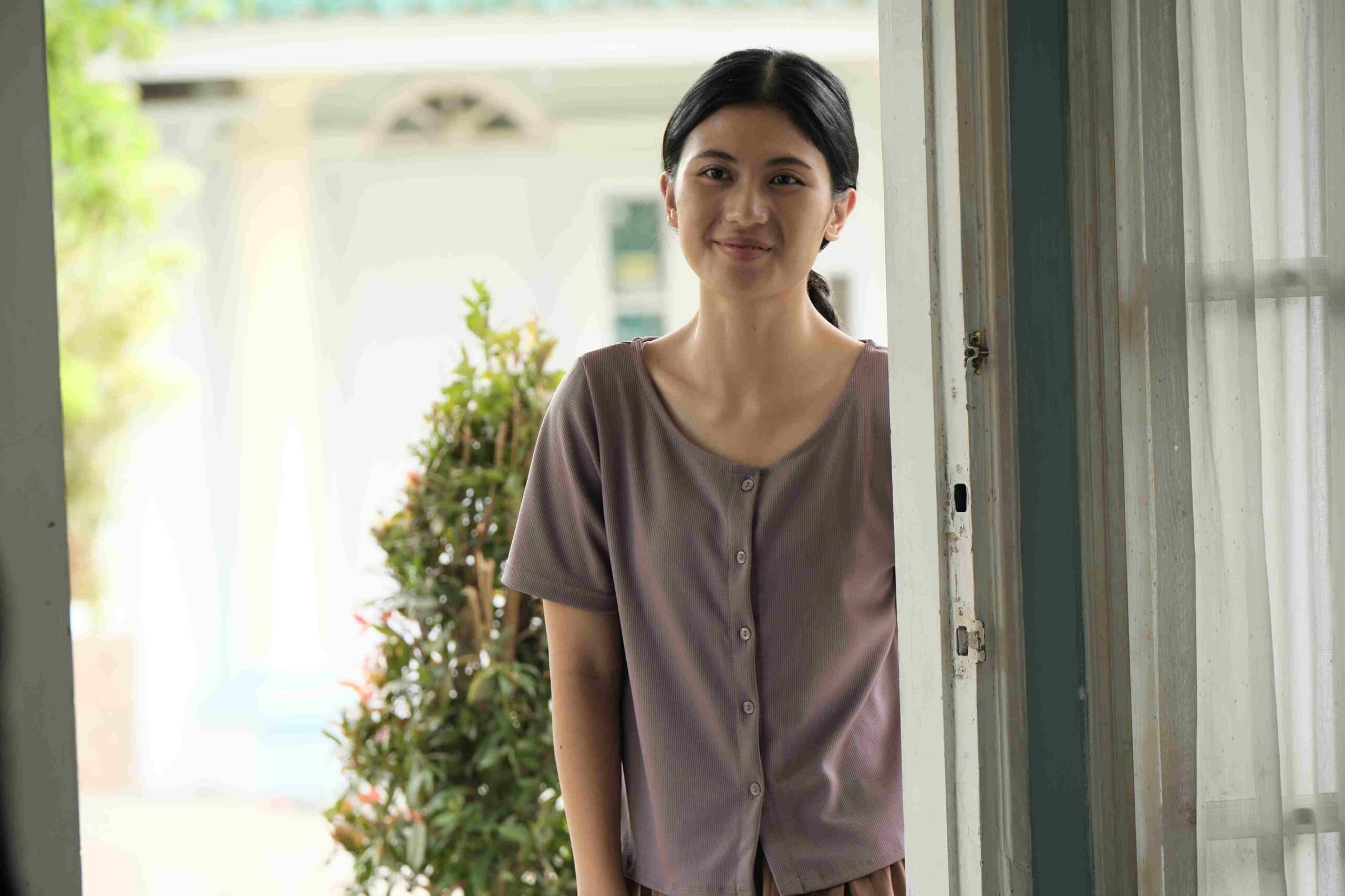 Tak Disangka! Delia Husein Jadi Hantu di Perumahan Laddaland